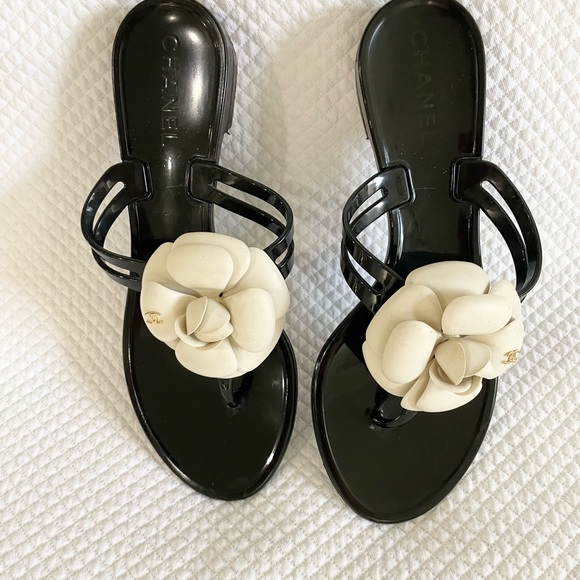 CHANEL CAMELLIA SANDALS Size 37 - Picture 15 of 16